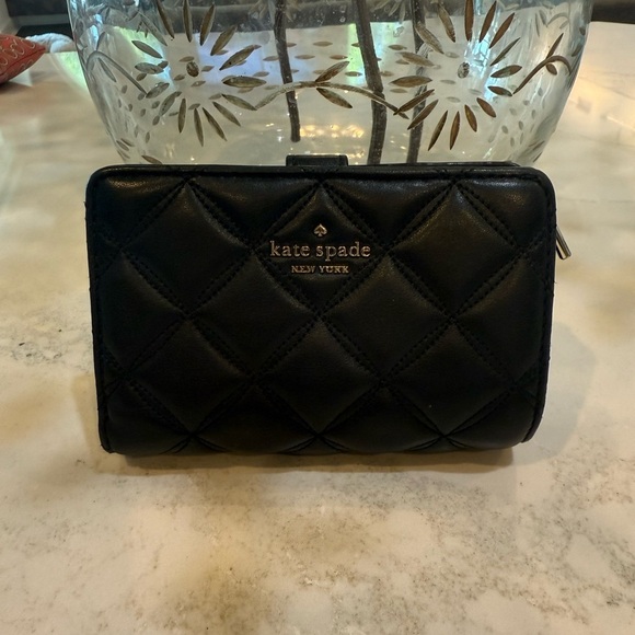 Kate Spade Natalia Md Bifold Black Quilted Leather Wallet - Picture 2 of 13